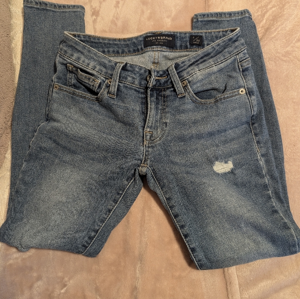 Ankle cropped lucky brand jeans